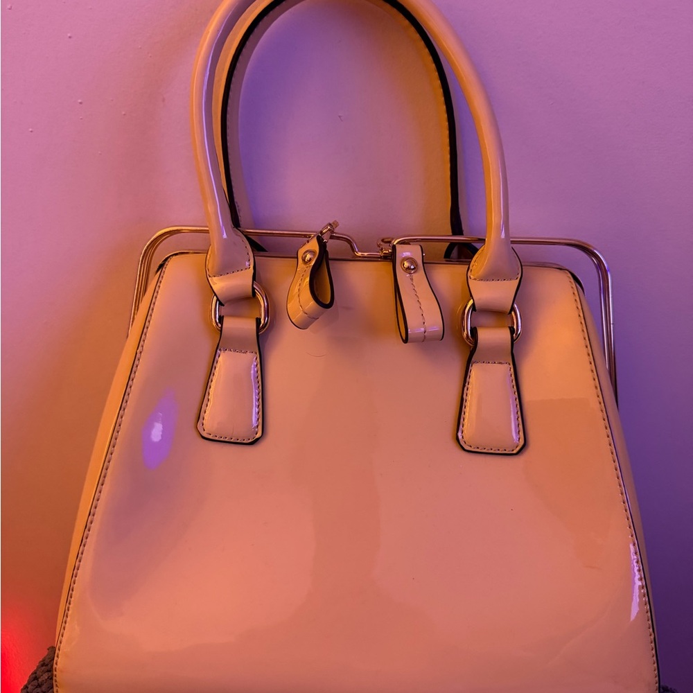 Elegant Cream Handbag- slider clasps closures